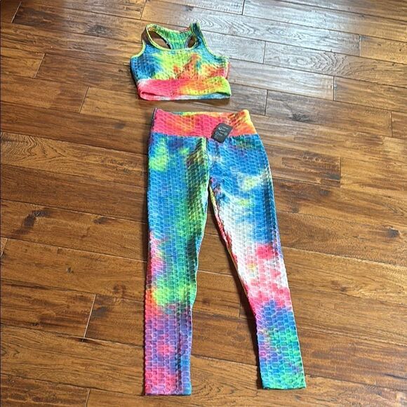 NWT Vibrant Tie-Dye athletic set - Picture 1 of 10